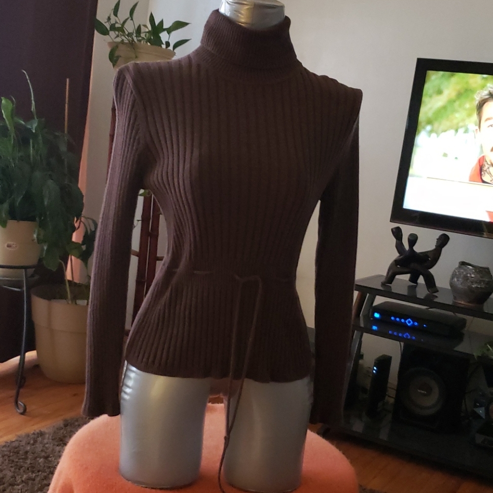 Pria turtleneck sweater